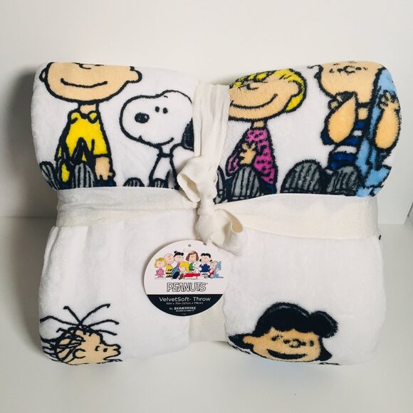 Snoopy Peanuts Velvet soft Throw Blanket Berkshire Fleece - Picture 1 of 5